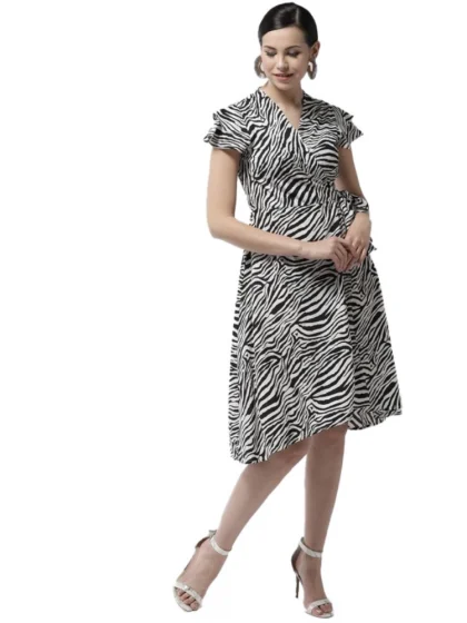 Women's Polyester Animal Print Short Sleeve Knee-Length Dress (Black - White)