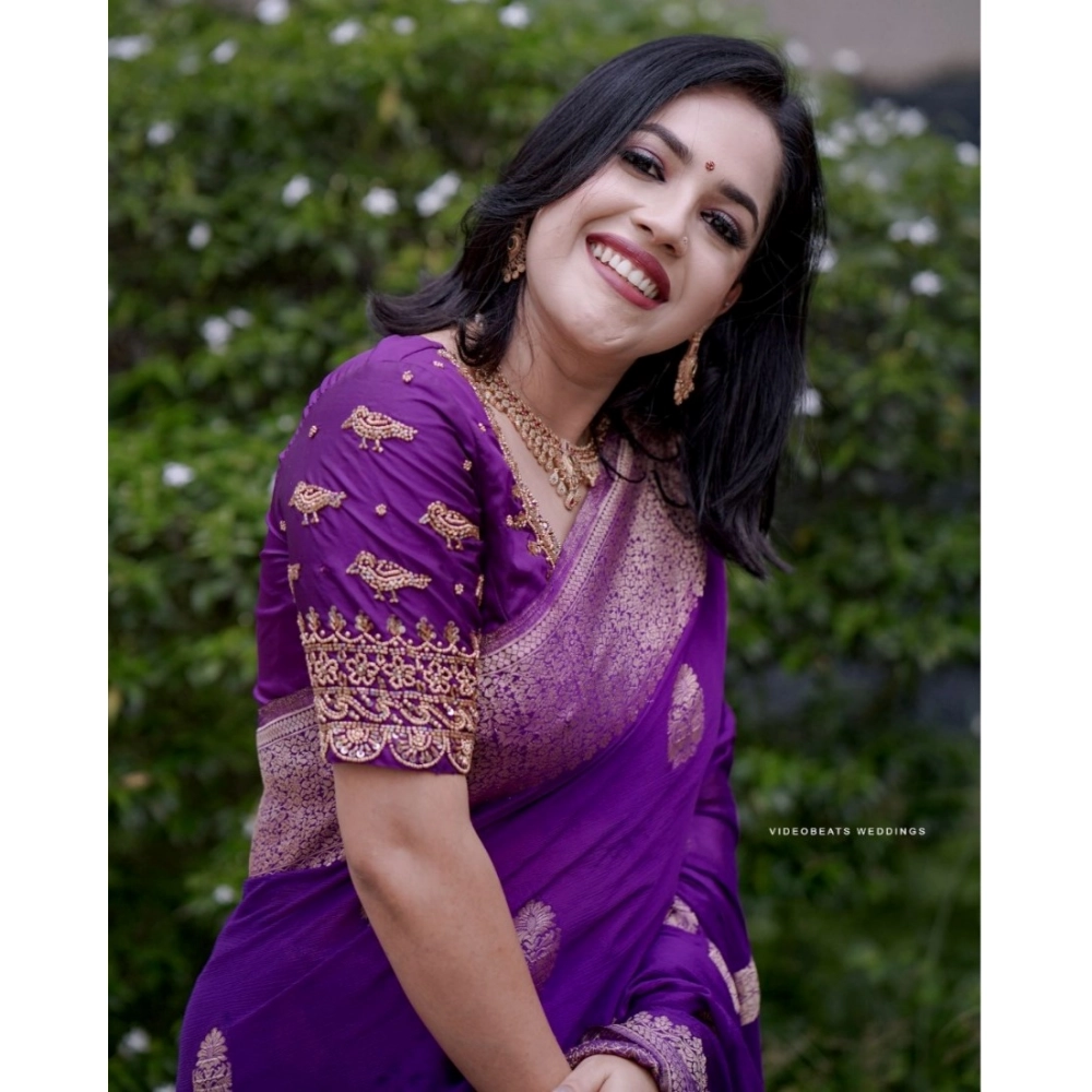 Women's Silk Printed Saree With Unstitched Blouse 5.5Mtr (Purple) - Image 3