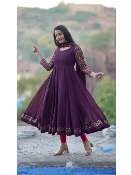 Women's Georgette Embroidery 3-4th Sleeve Round Neck Kurti with Dupatta Set (Wine)