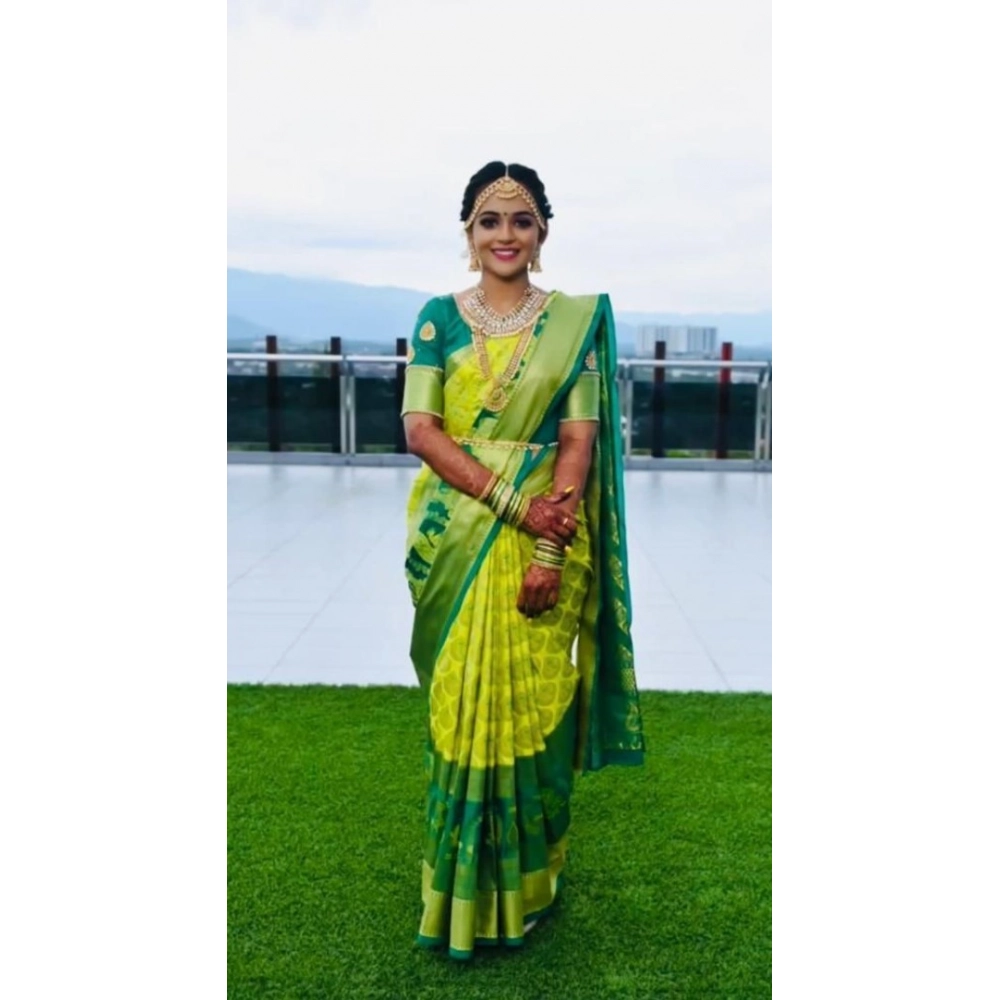 Women's Litchi silk Printed Saree With Unstitched Blouse (Light Green)