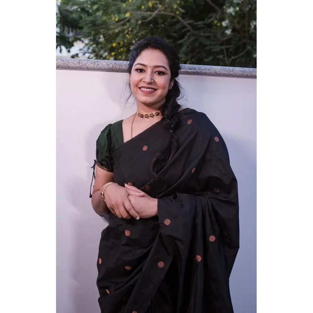 Women's Litchi silk Printed Saree With Unstitched Blouse (Black) - Image 2