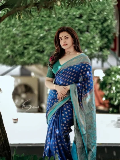 Women's Litchi silk Printed Saree With Unstitched Blouse (Navy Blue)