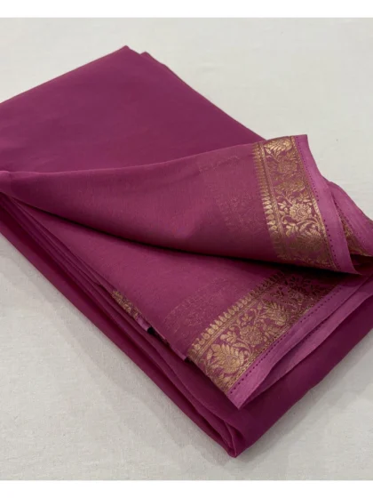 Women's Crepe Chit Pallu Solid Saree With Unstitched Blouse 5.5Mtr (Light Pink)