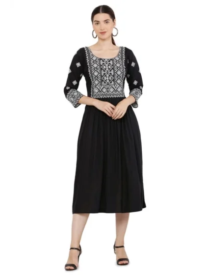 Women's Casual Rayon 3-4th Sleeves Kurti (Black)