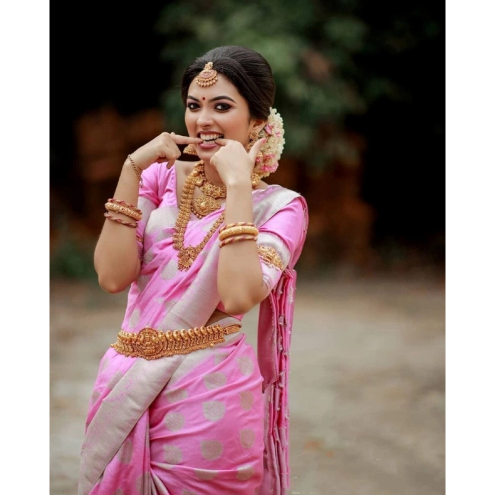 Women's Soft Lichi Silk Printed Saree With Unstitched Blouse 5.5Mtr (Pink) - Image 2