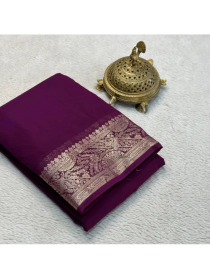 Women's Crepe Chit Pallu Solid Saree With Unstitched Blouse 5.5Mtr?(Purple)