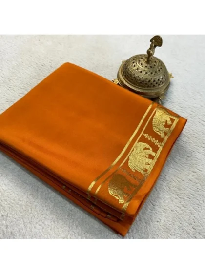 Women's Crepe Chit Pallu Solid Saree With Unstitched Blouse 5.5Mtr?(Orange)