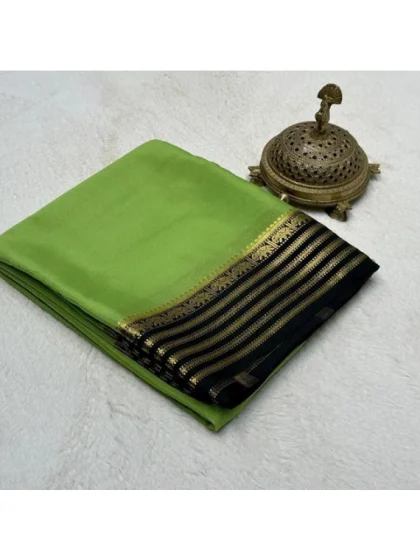 Women's Crepe Chit Pallu Solid Saree With Unstitched Blouse 5.5Mtr?(Green)