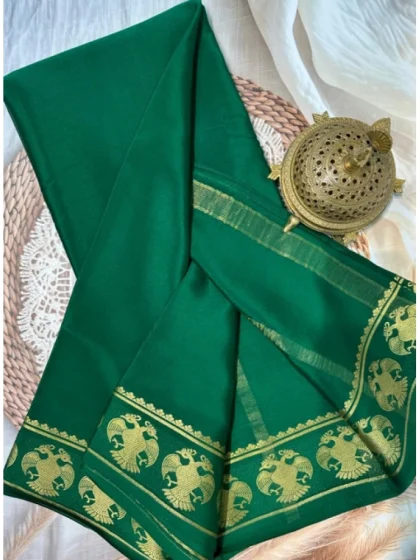 Women's Crepe Chit Pallu Solid Saree With Unstitched Blouse 5.5Mtr?(Green)