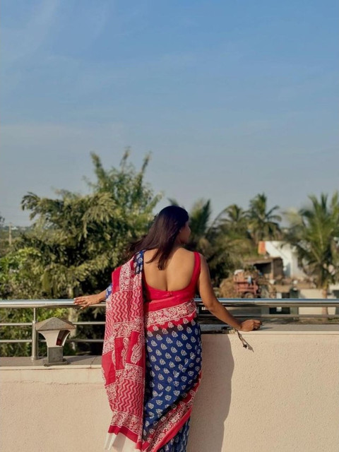 Women's Linen Printed Saree With Unstitched Blouse - 5.5 Mtr (Blue-Red) - Image 4