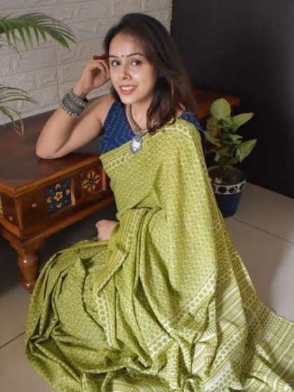 Women's Linen Printed Saree With Unstitched Blouse - 5.5 Mtr (Green)