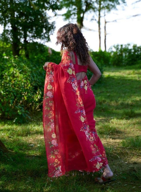 Women's Linen Floral Printed Saree With Unstitched Blouse - 5.5 Mtr (Red) - Image 3