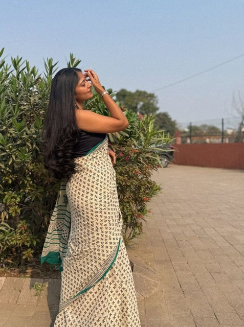 Women's Linen Printed Saree With Unstitched Blouse - 5.5 Mtr (Off White) - Image 4