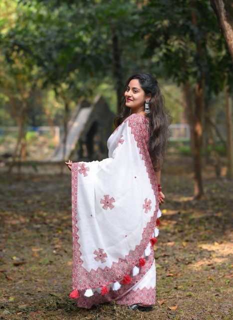 Women's Linen Floral Printed Saree With Unstitched Blouse - 5.5 Mtr (White-Red) - Image 3
