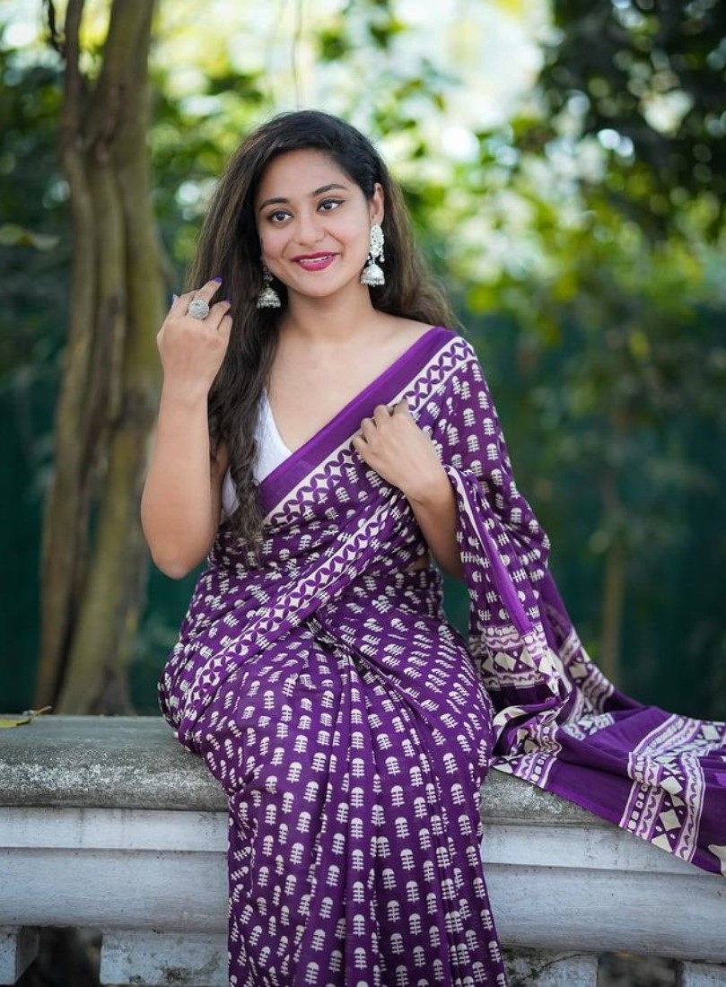 Women's Linen Printed Saree With Unstitched Blouse - 5.5 Mtr (Purple) - Image 5