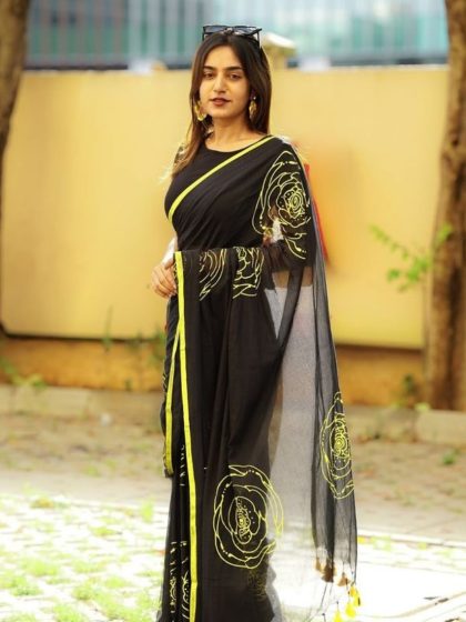 Women's Linen Floral Printed Saree With Unstitched Blouse - 5.5 Mtr (Black)