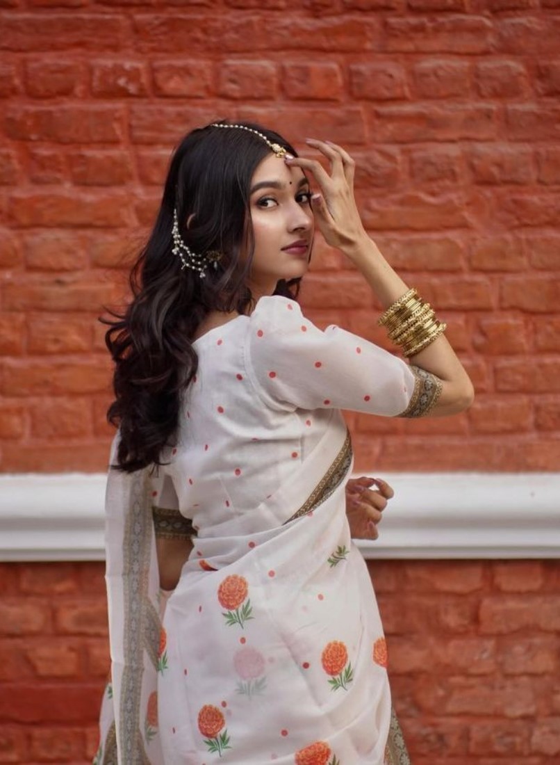 Women's Linen Floral Printed Saree With Unstitched Blouse - 5.5 Mtr (White-Orange) - Image 4
