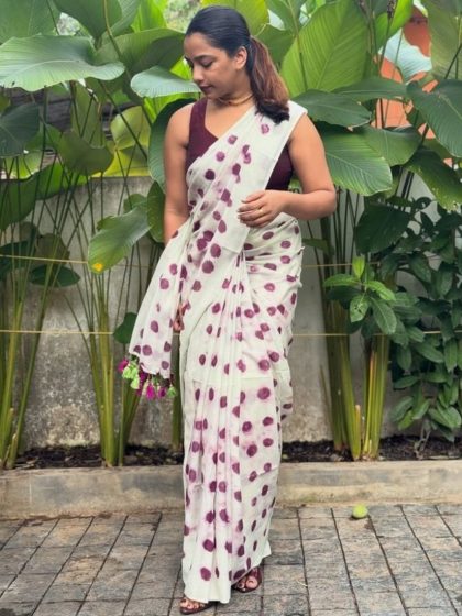 Women's Linen Printed Saree With Unstitched Blouse - 5.5 Mtr (White-Wine)
